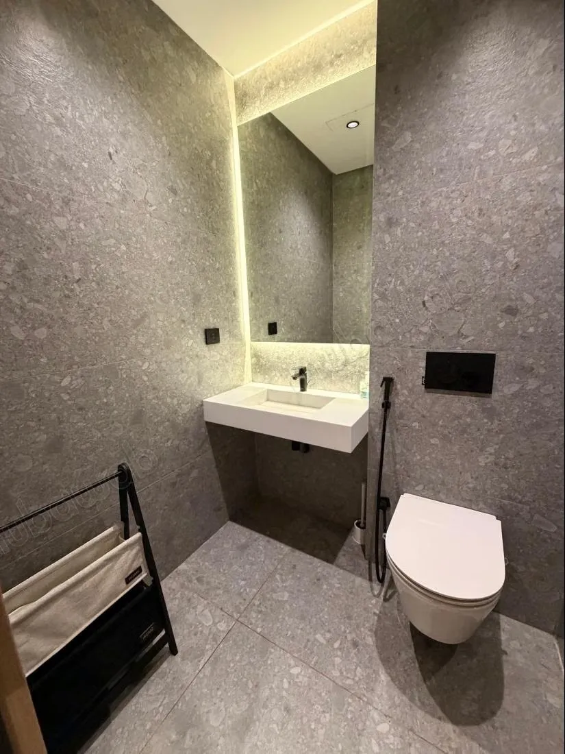 Louez cet appartement à Souissi. Surface de 145 m². Bien meu... - الرباط (2)