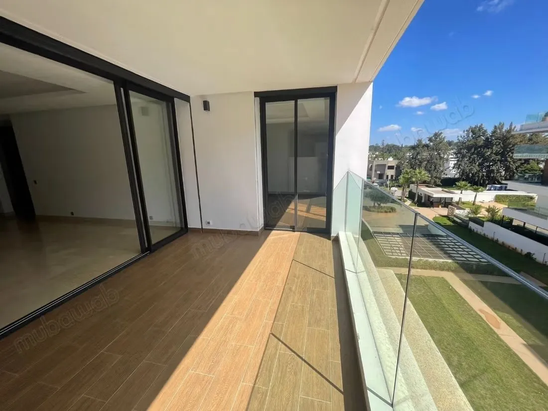 Un magnifique appartement vide à louer - الرباط (2)