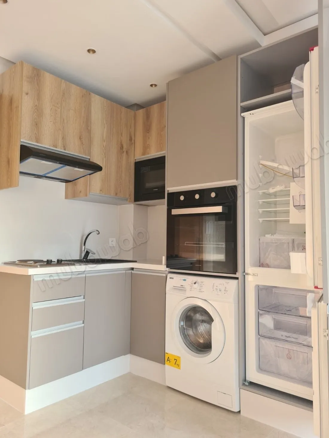 Très bel appart 2p vide avec terrasse - الرباط