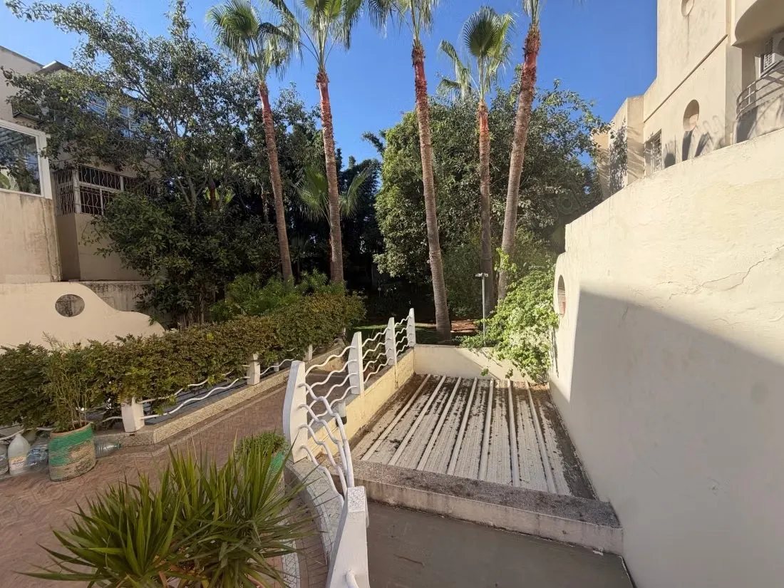 Louez cet appartement à Vermont. Surface de 137 m². Meublé - الدار البيضاء (2)