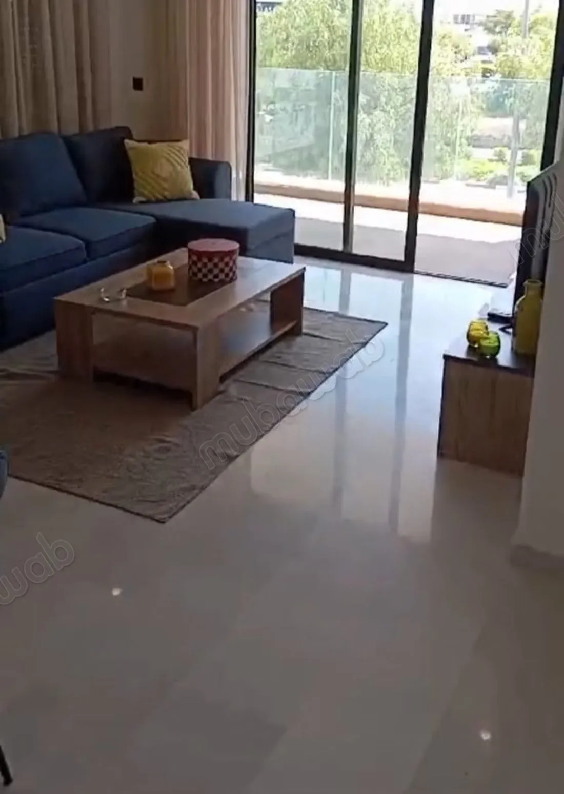 Tres bel appartement meublé 
bouskoura - بوسكورة