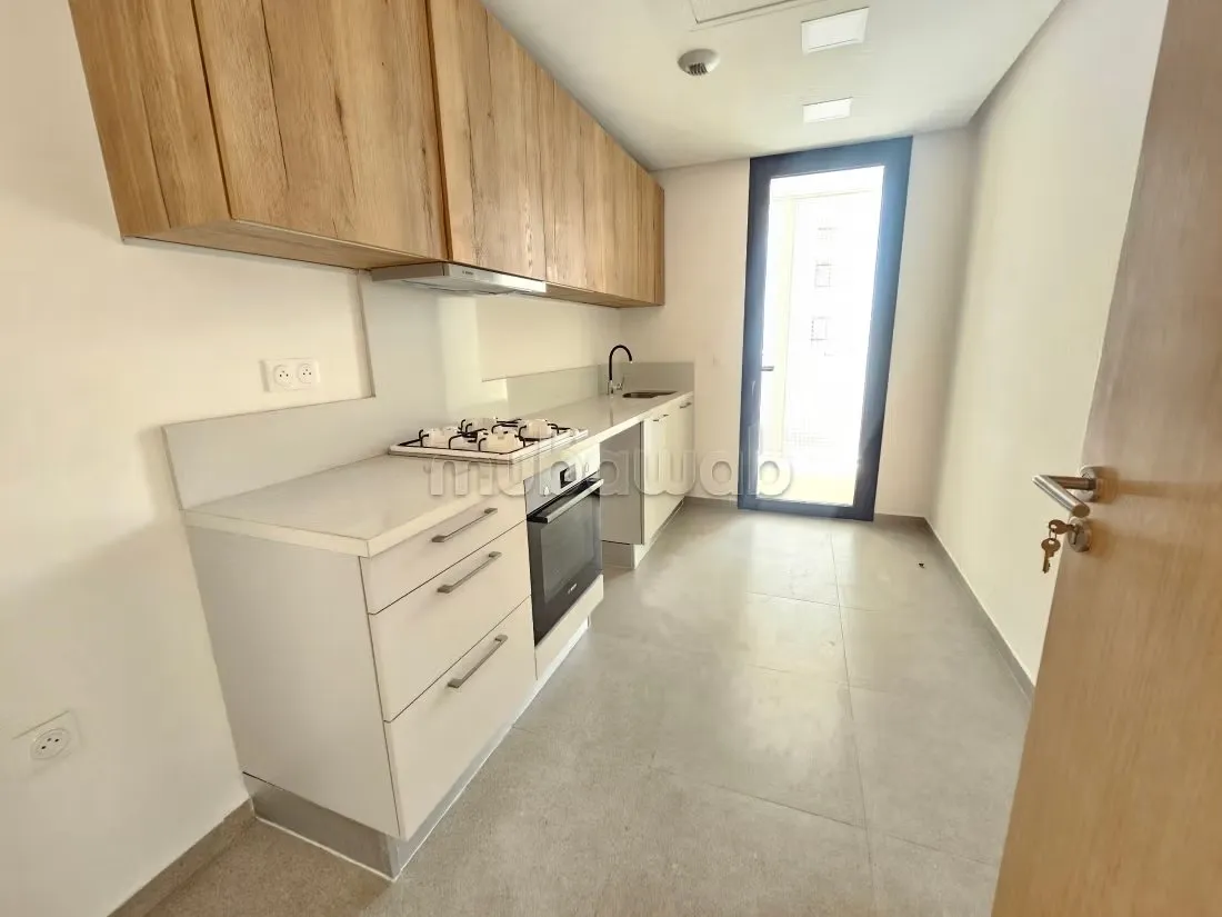 Joli appartement neuf avec terrasse - الدار البيضاء (3)