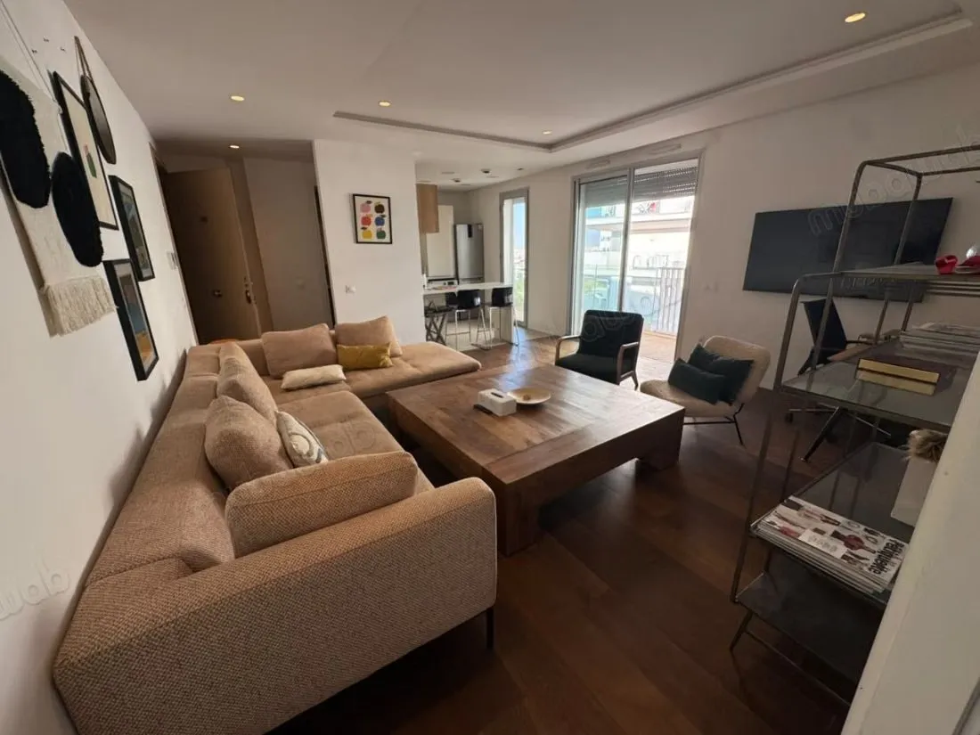 Bel Studio meuble avec terrasse à Casa Finance City - الدار البيضاء