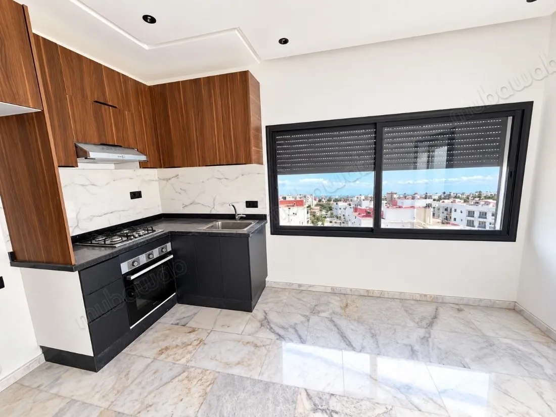 Appartement vide à Roches Noires - الدار البيضاء (2)