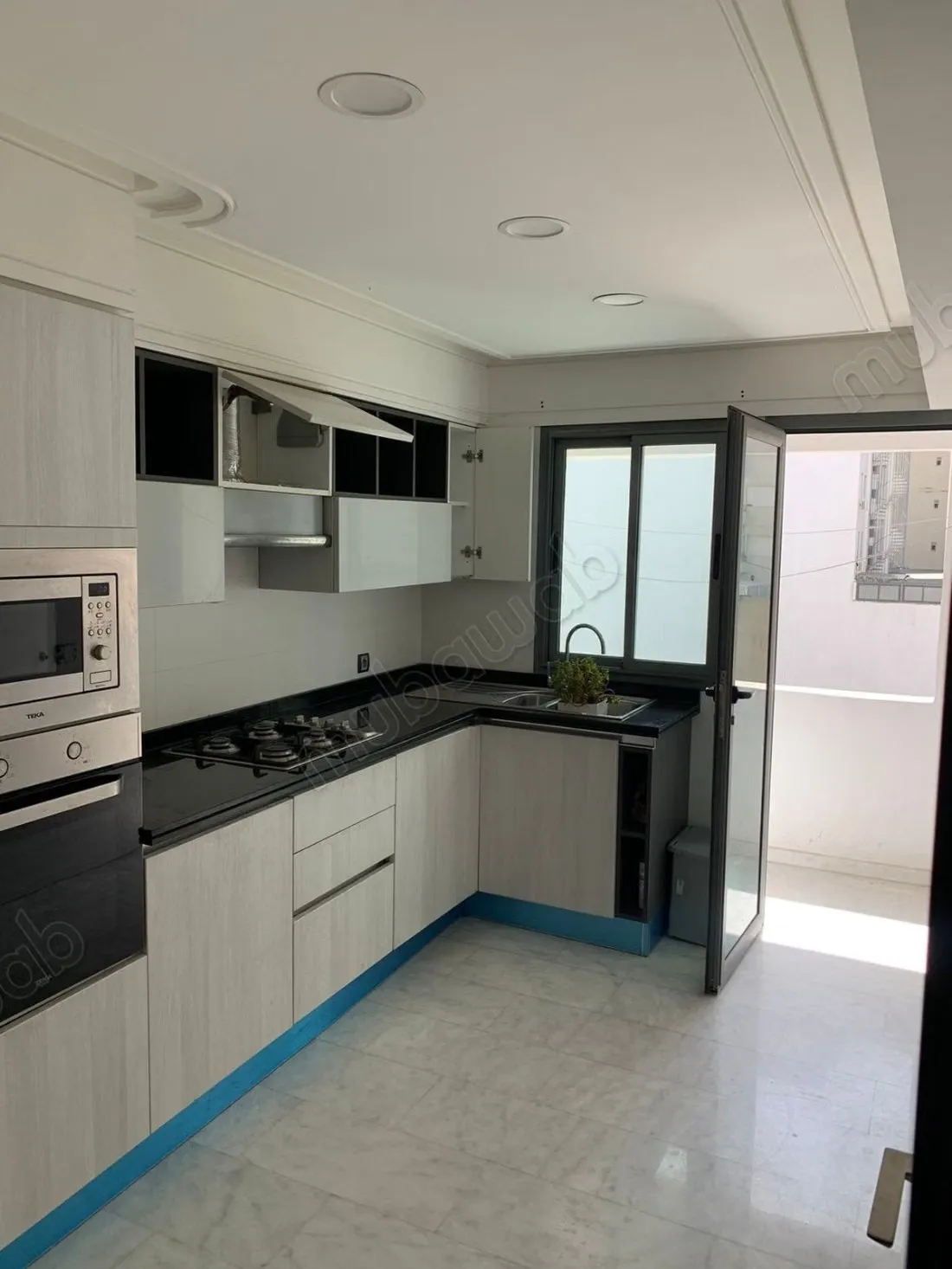 Appartement vide 3 chambres à louer à Molay ismail - طنجة