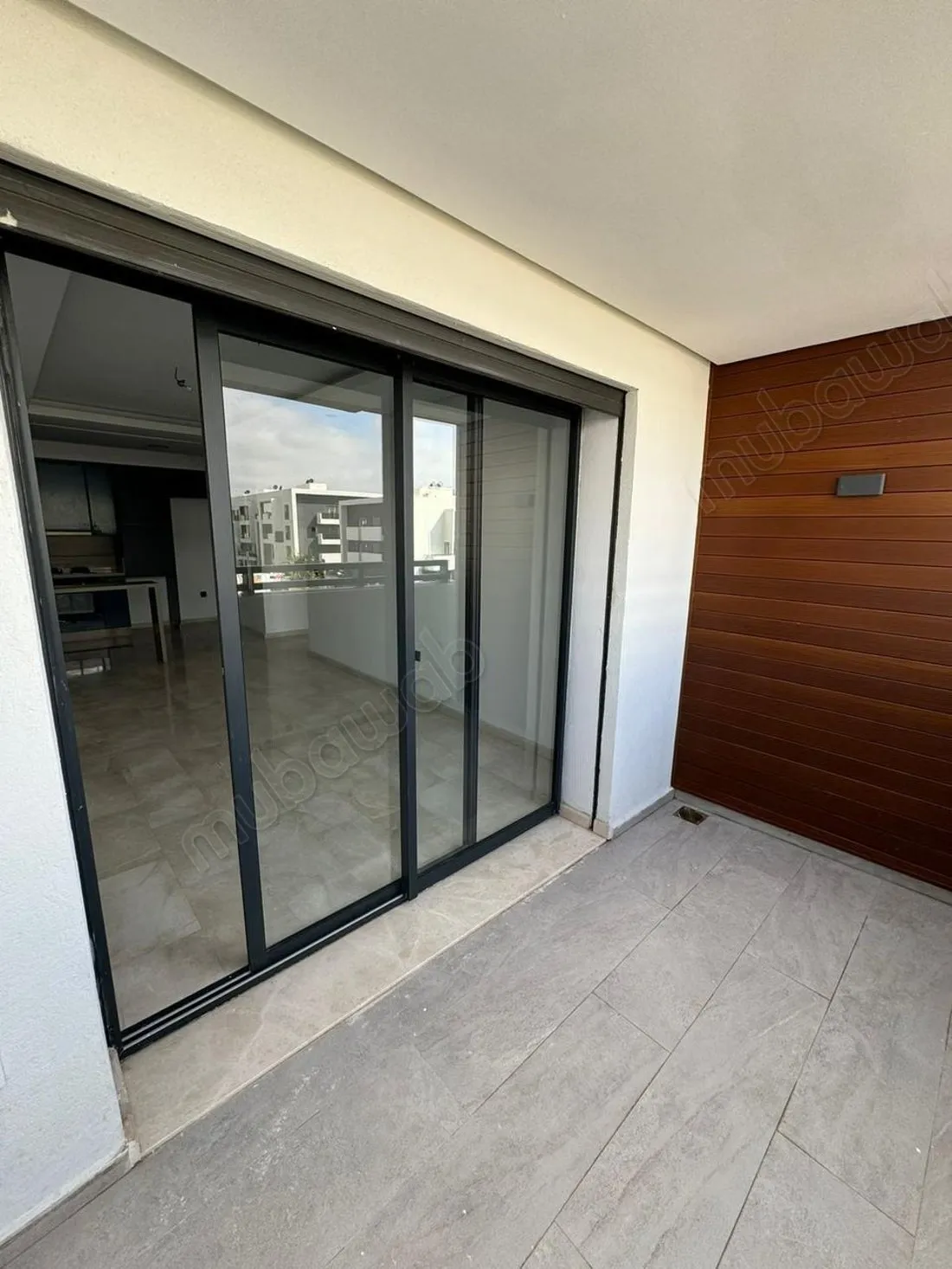 Studio non meublé - بوسكورة