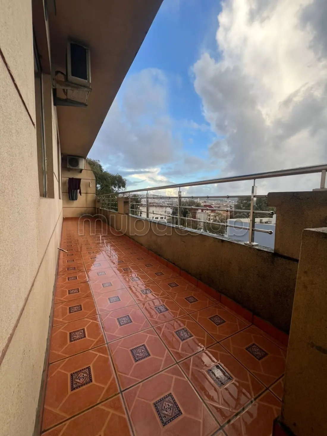 Appartement avec Terrasse à louer à Moujahidin - طنجة