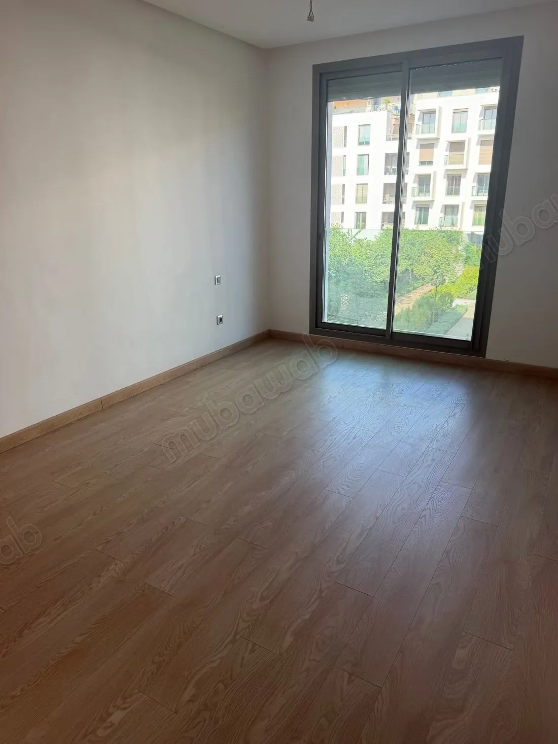 Louez cet appartement à Souissi. 
3 chambres. 
Concierge et... - الرباط (3)