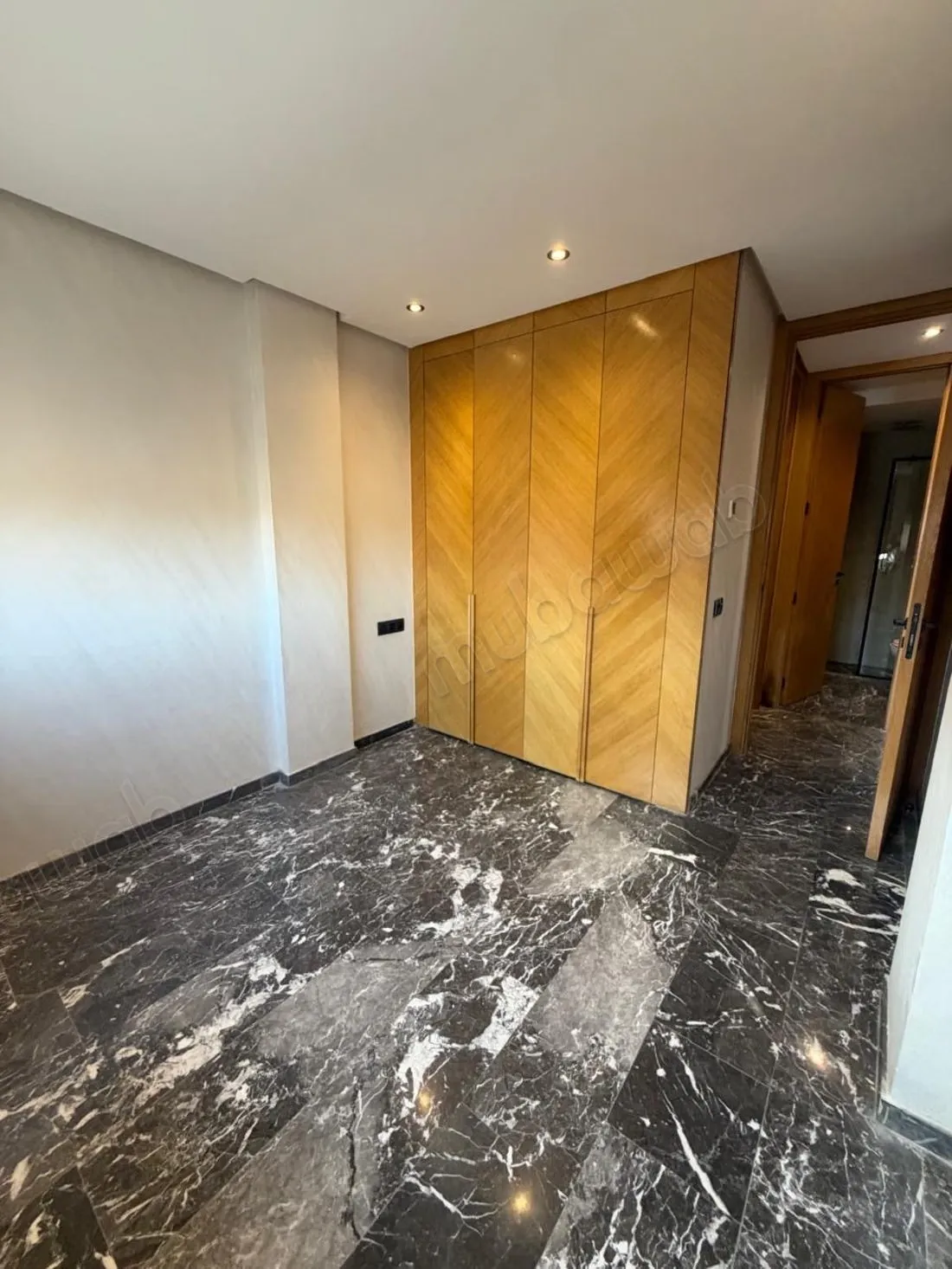 Joli appartement 2 chambres vide location - مراكش (3)