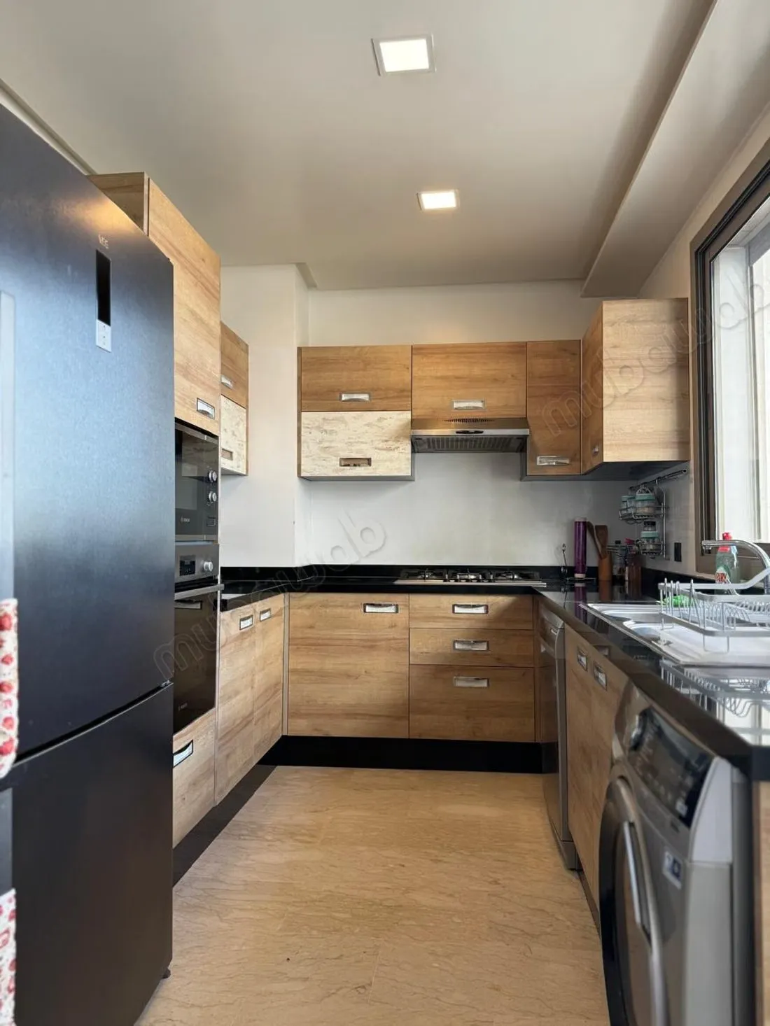 Louez cet appartement à Oasis. 
Surface totale 120 m². 
Meub... - الدار البيضاء (3)
