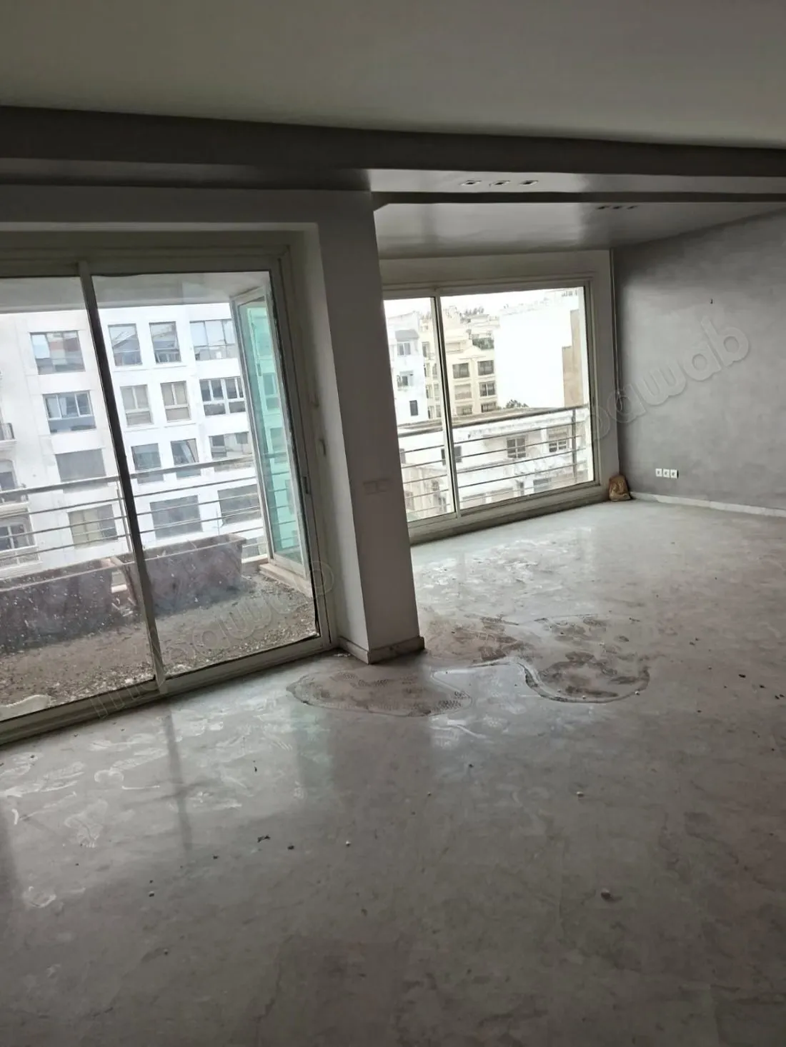 A louer un joli appartement, 4 chambres Terrasse - الدار البيضاء