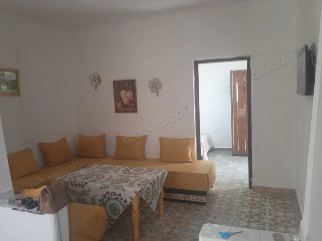 Location saisonnière à Martil. 
Surface de 55 m². 
Salon tra... - مرتيل (3)