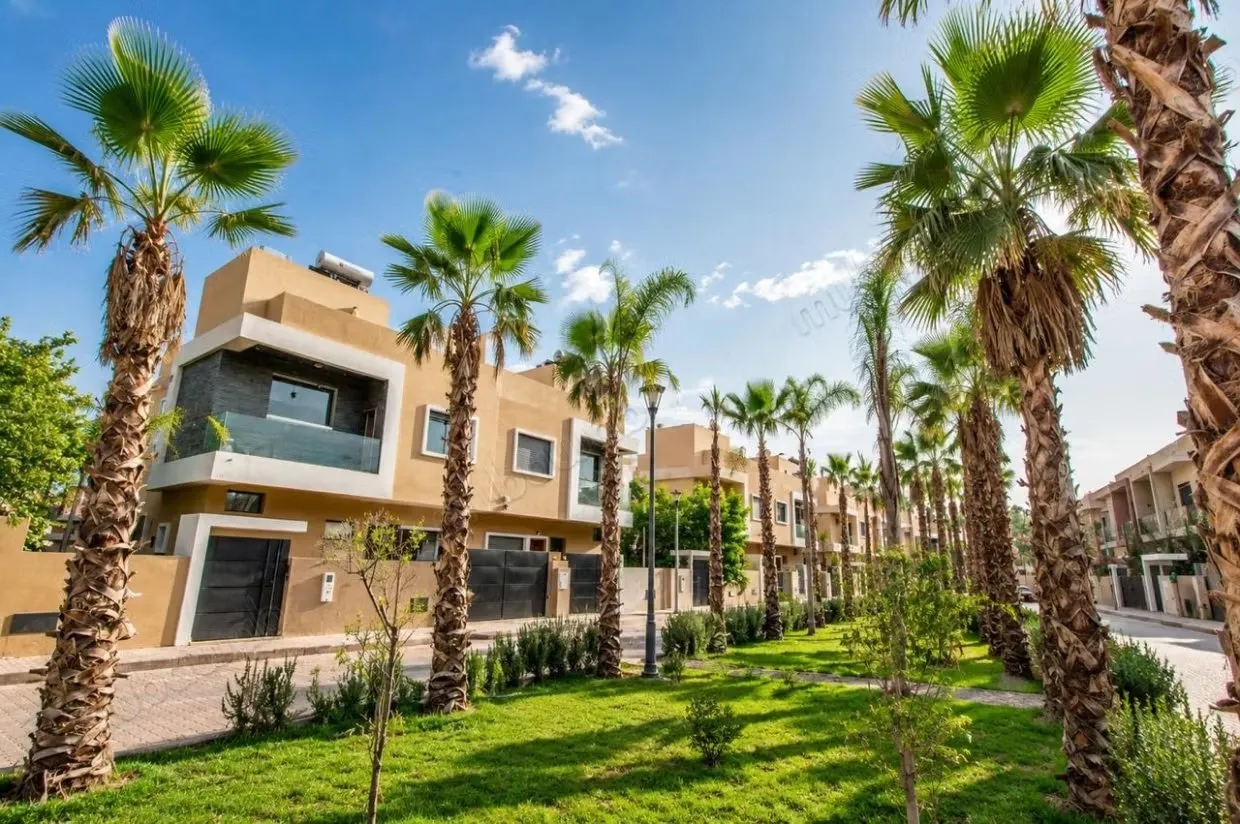 Villa neuve avec piscine privée – a 5 minutes de Morocco Mal... - مراكش (3)