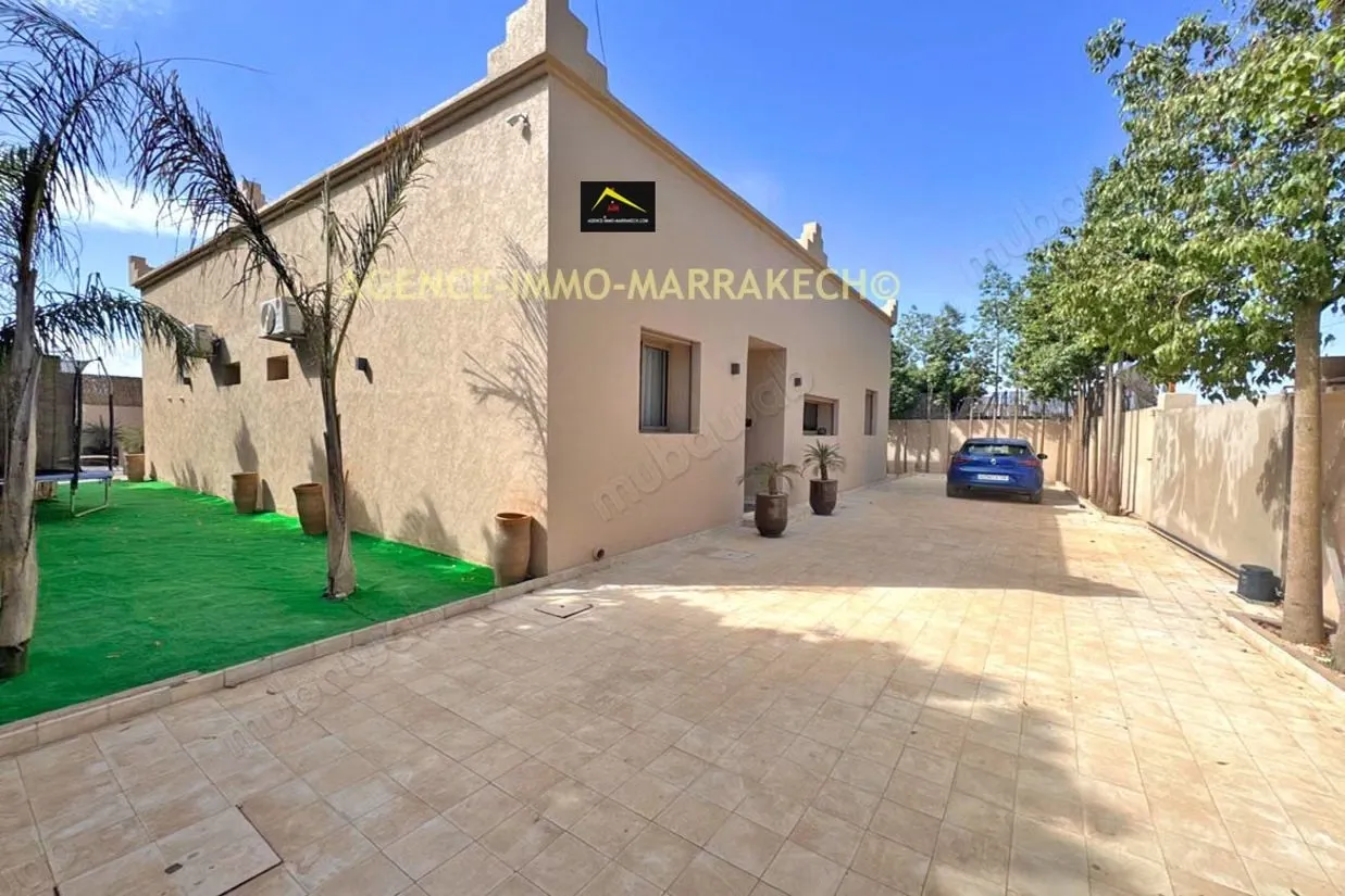 Villa privée titrée à vendre de 4 suites, 
Piscine - مراكش (2)