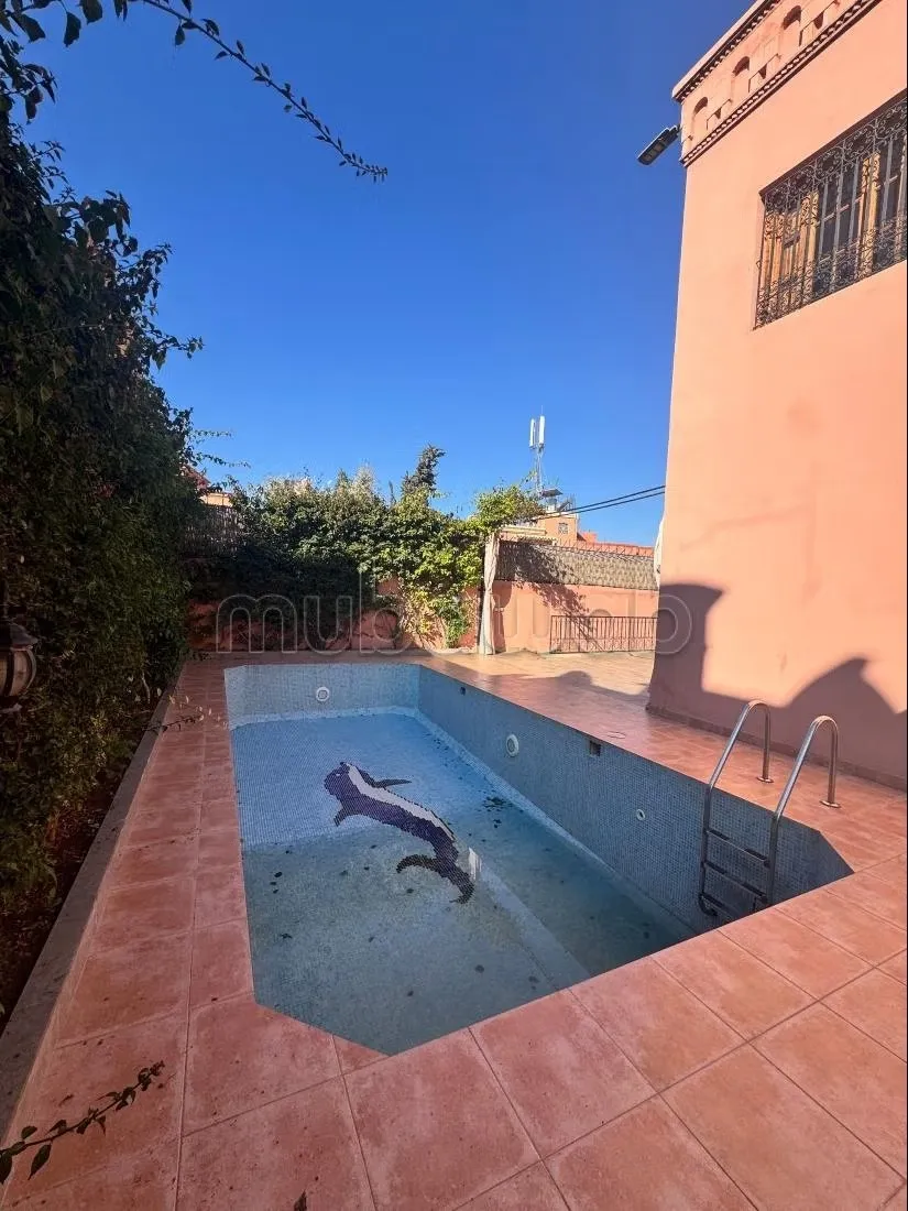 Villa meublée avec piscine à vendre 
Style marocain 
Targa - مراكش