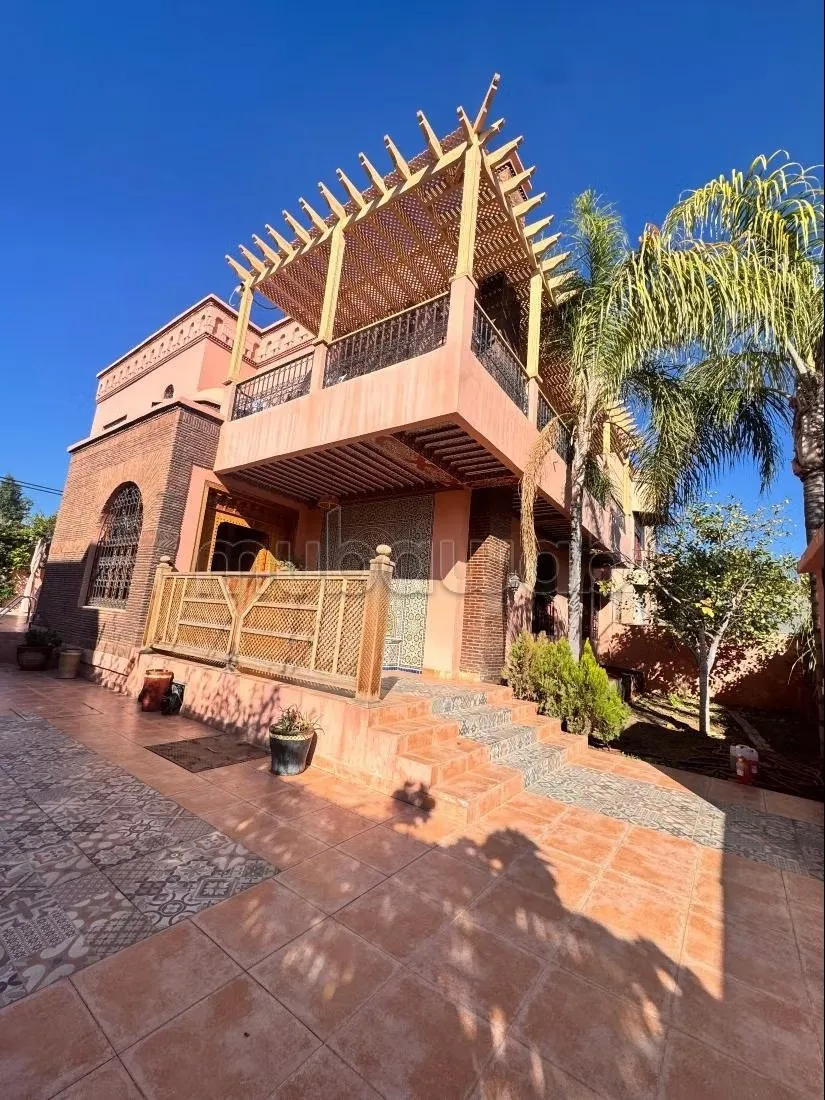 Villa meublée avec piscine à vendre 
Style marocain 
Targa - مراكش (2)