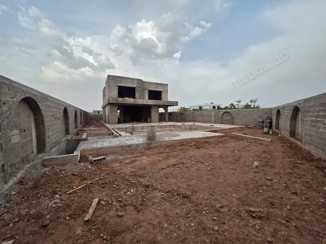 Villa Semi fini a vendre dans le Golf a ken za route Tahanno... - Tahannaout (2)