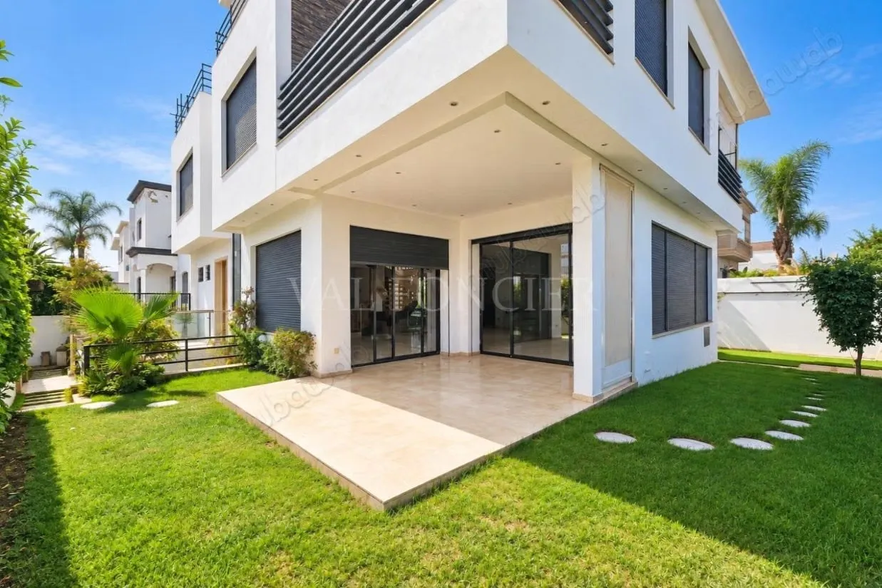 Vente Villa d'angle moderne 4 chambres avec piscine intérieu... - دار بوعزة