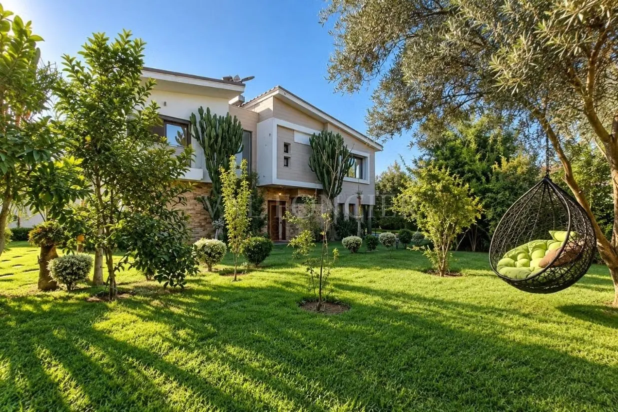 Vente villa moderne 4 suites avec piscine 
Bouskoura, Casabl... - بوسكورة (2)