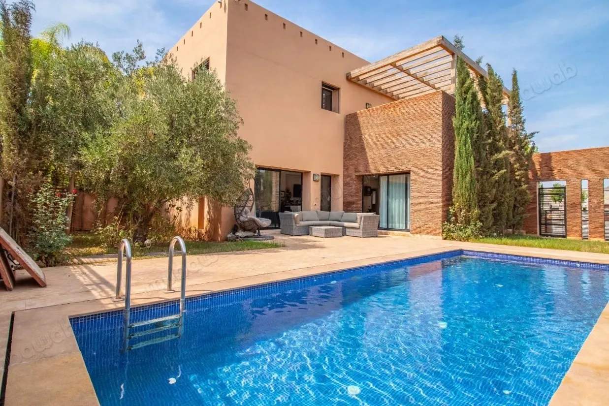 Superbe Villa 400m² Ourika Km9 
Piscine - مراكش