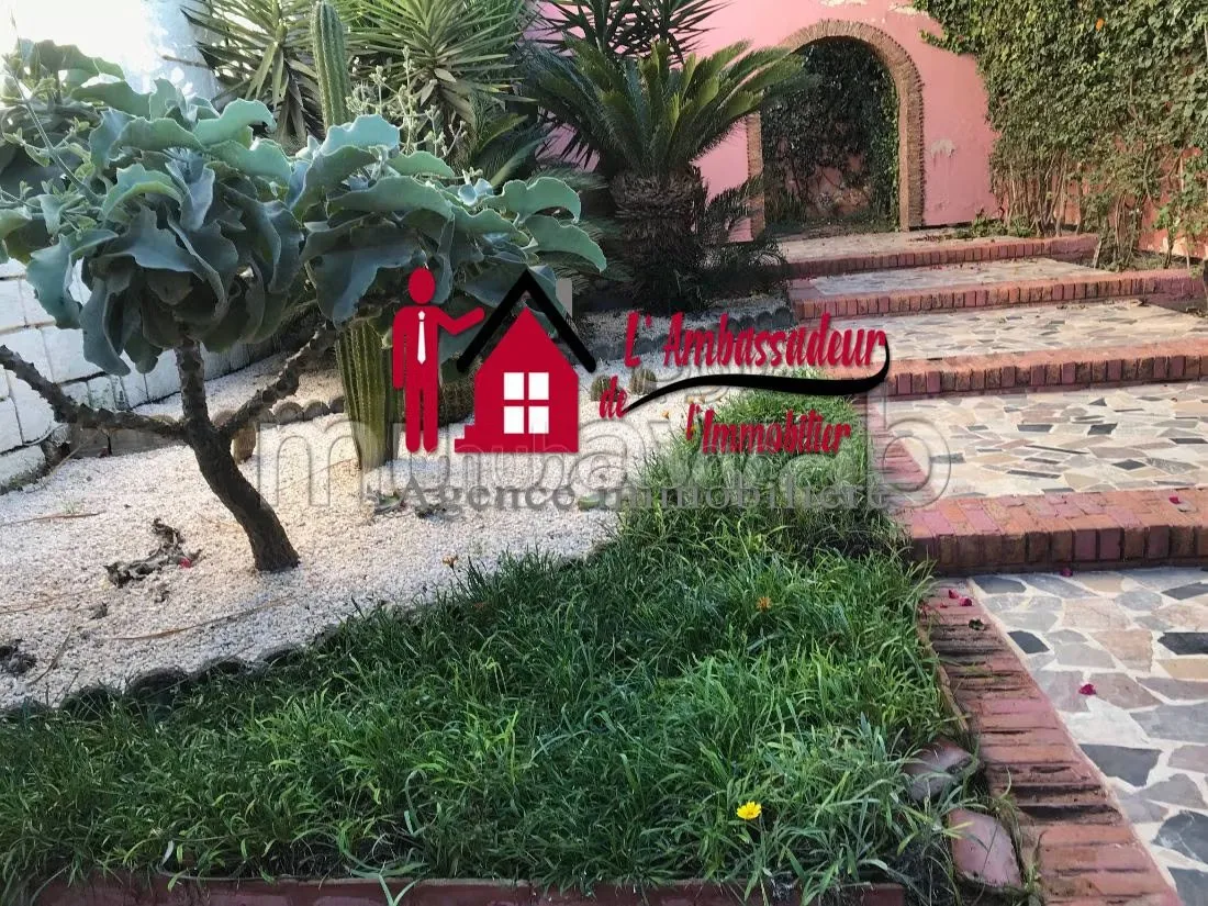 Villa de 1400 m2 à Longchamps - الدار البيضاء