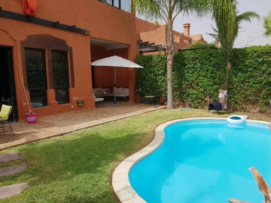 Villa 4 chambres avec piscine palmeraie - مراكش