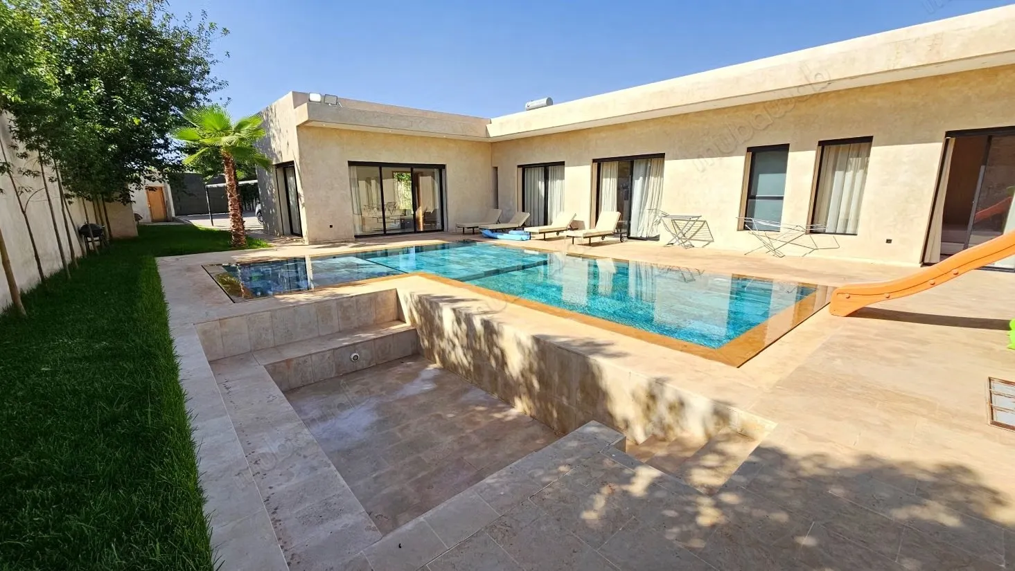 Villa plain pied route de Ouarzazate à vendre - مراكش