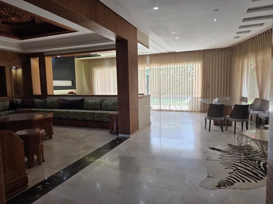 Villa avec piscine au CIL - الدار البيضاء