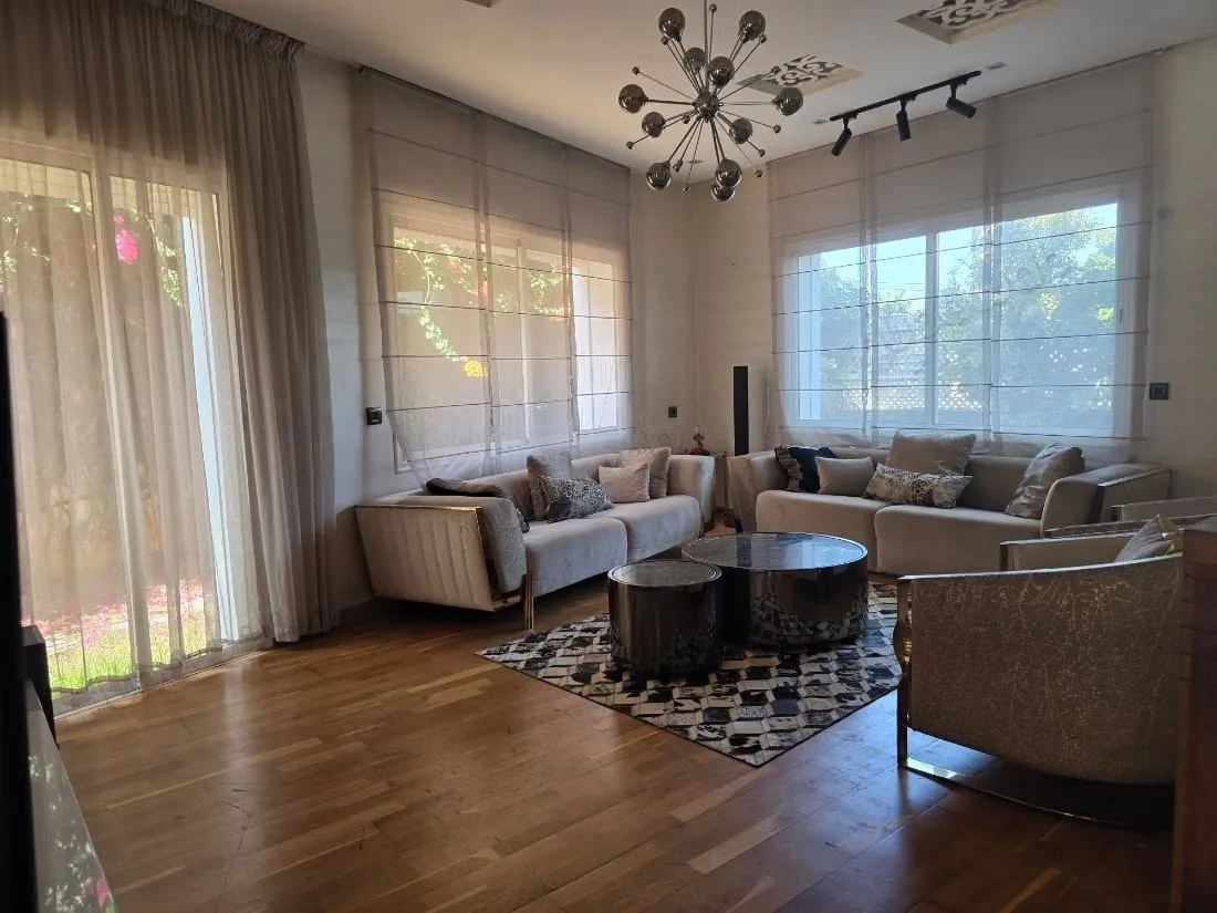 Villa avec piscine au CIL - الدار البيضاء (2)