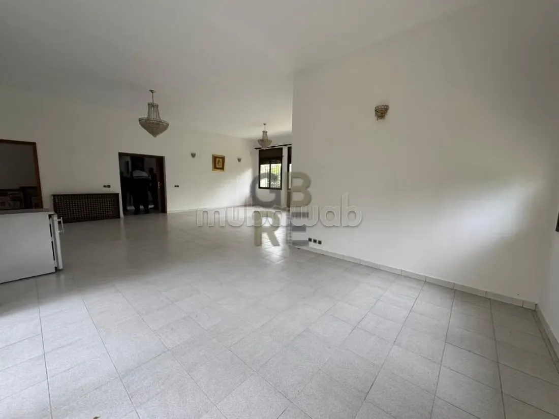 Superbe villa à vendre à Souissi de 2 façades et un grand ja... - الرباط (2)