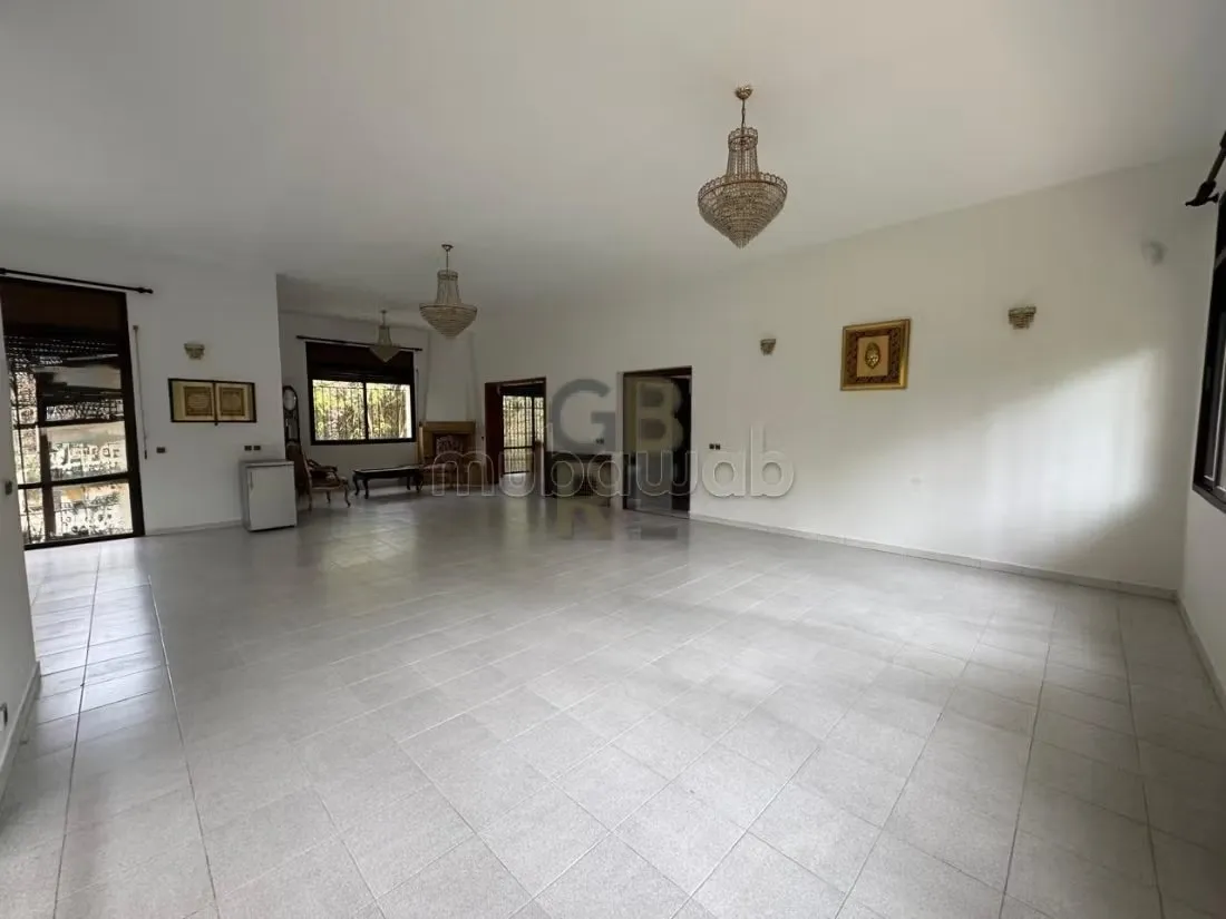 Superbe villa à vendre à Souissi de 2 façades et un grand ja... - الرباط
