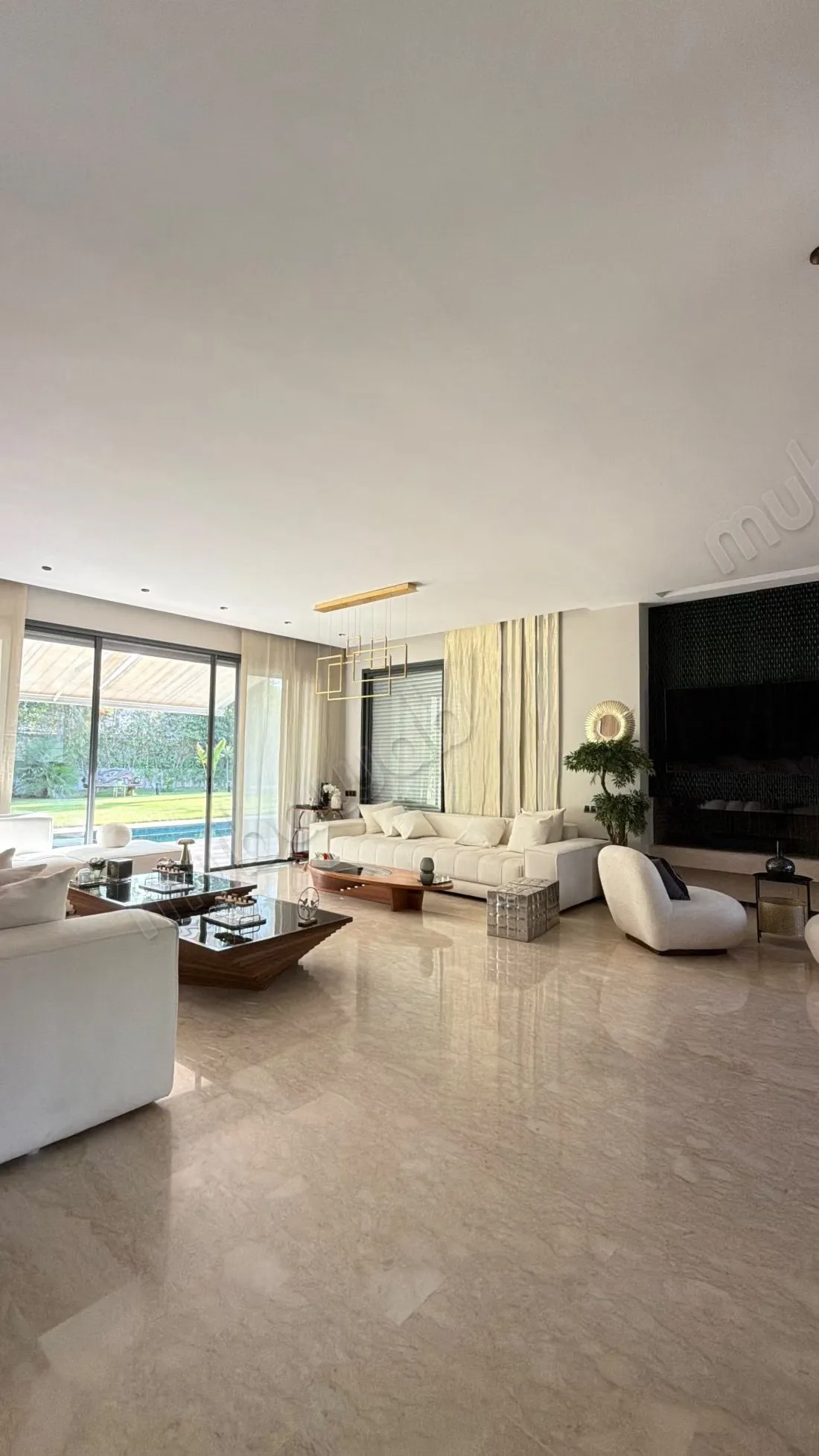 Bouskoura, à vendre une villa exceptionnelle avec piscine et... - بوسكورة (3)