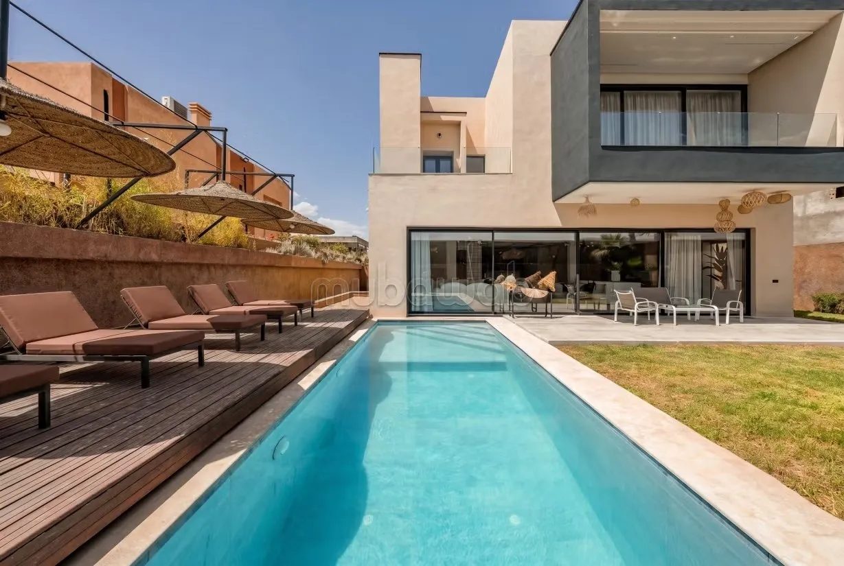 Villa de grand standing neuve à vendre 
Route d'Ourika - مراكش