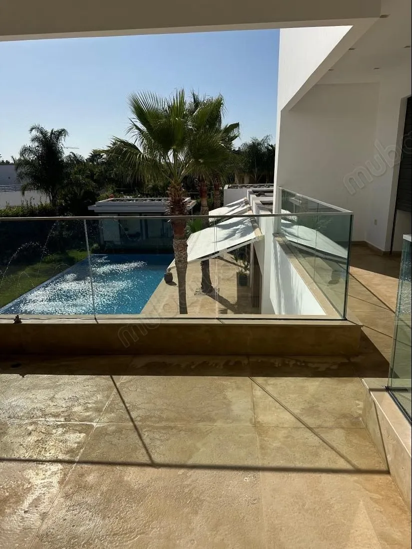 Maison de luxe à vendre à Souissi. 
10 grandes pièces. 
Bien... - الرباط (2)