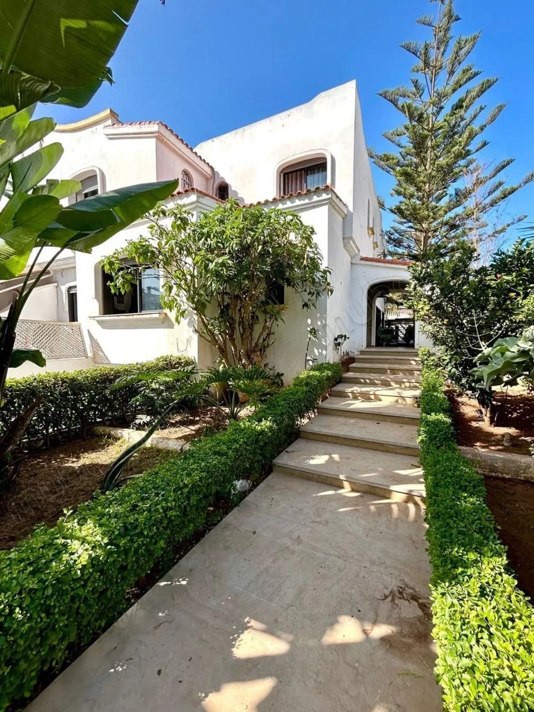 Une villa rare aux portes du MOROCCO MALL - الدار البيضاء