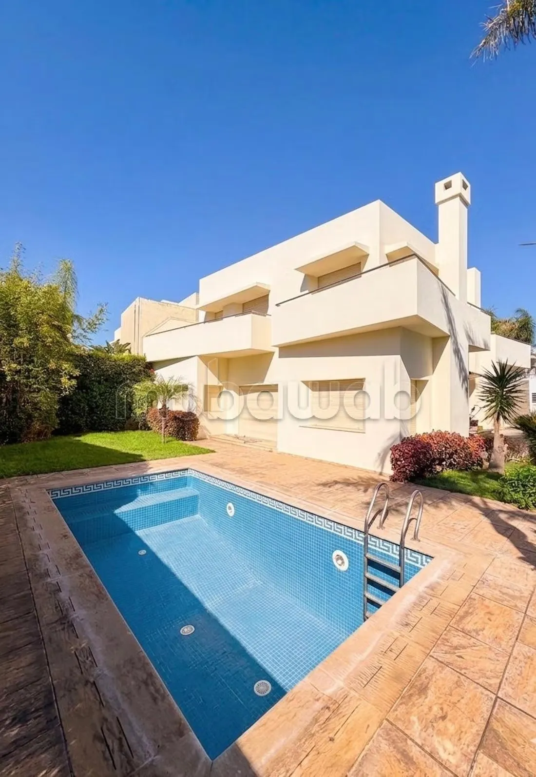 Villa propre et ensoleillée en résidence à vendre - الدار البيضاء