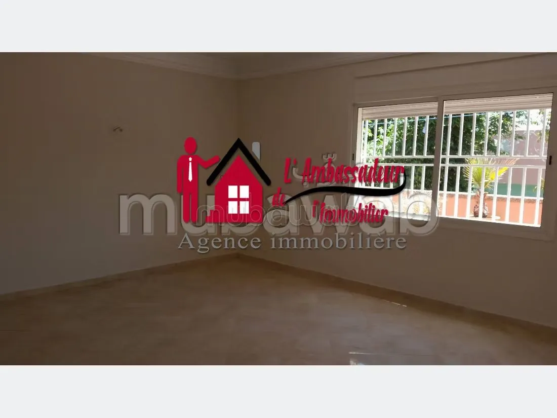 Villa de 619 m2 à ZOM ANFA - الدار البيضاء (2)