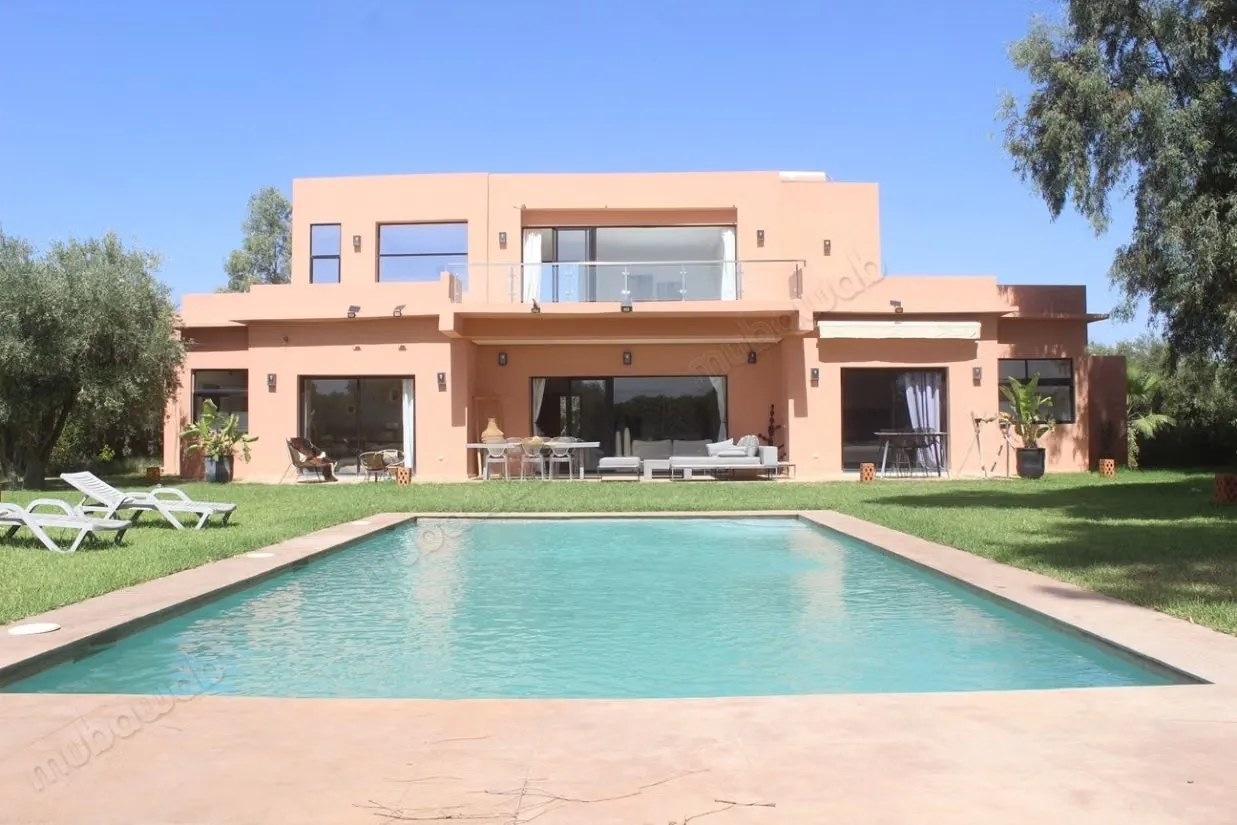 Magnifique villa meublée sans vis a vis - مراكش