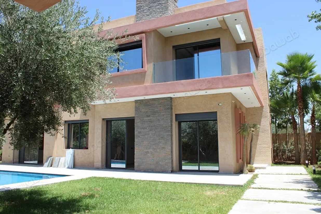 Belle villa a Louer vide de quatre chambres - مراكش (3)