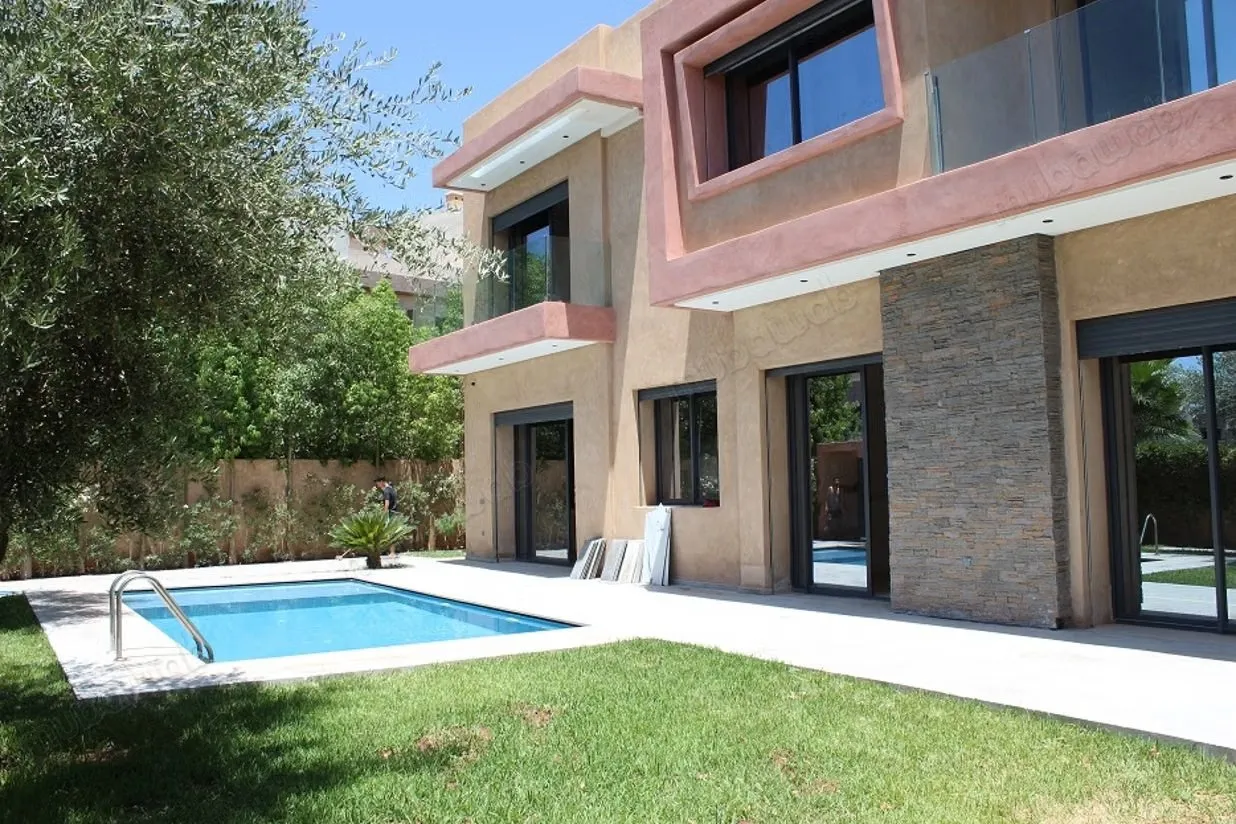 Belle villa a Louer vide de quatre chambres - مراكش