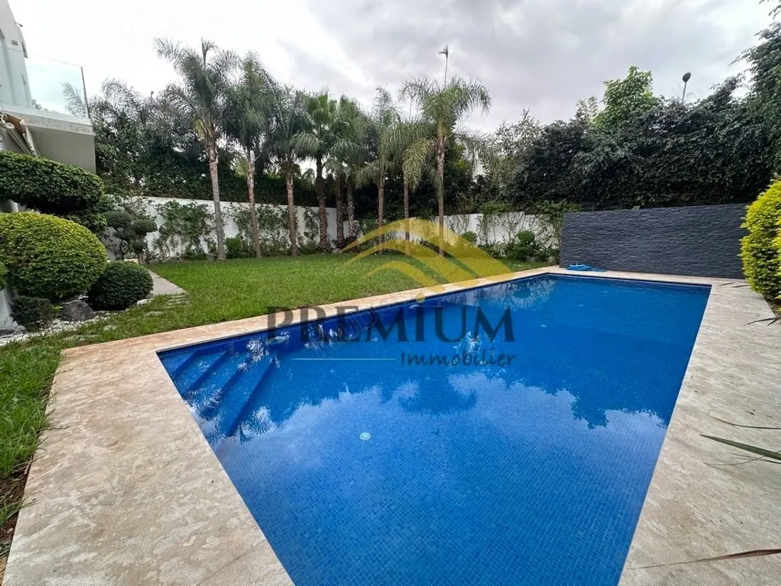 Magnifique villa avec piscine - El Menzeh