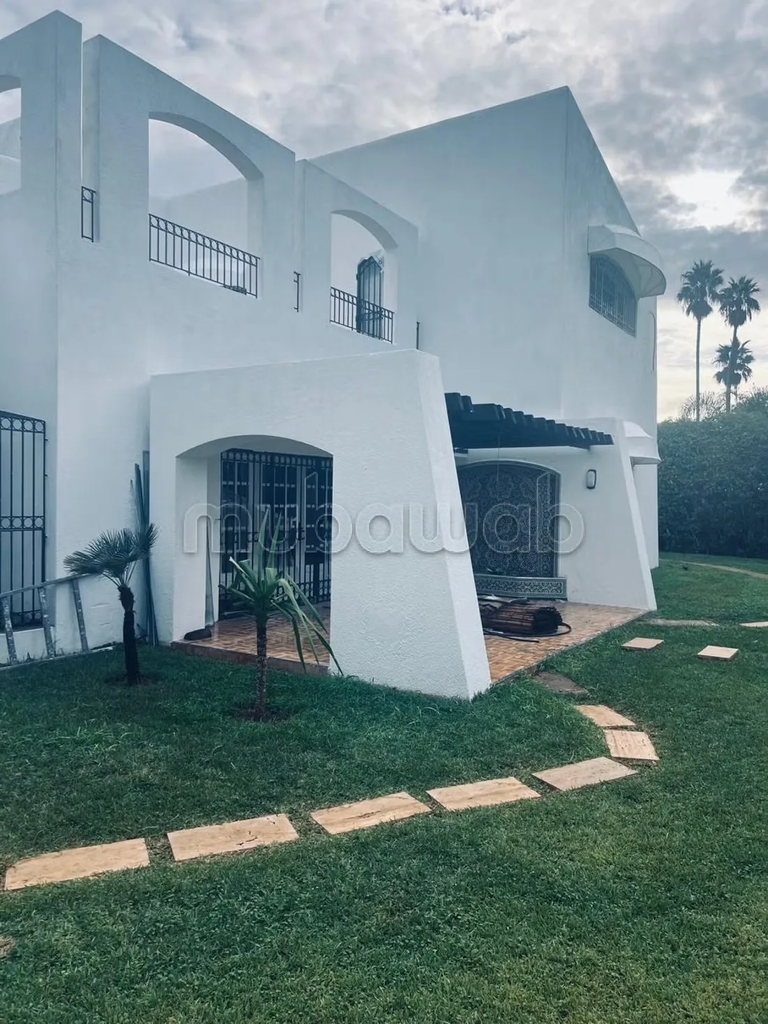 Bir kacem villa avec ch. Central et piscine à louer - الرباط