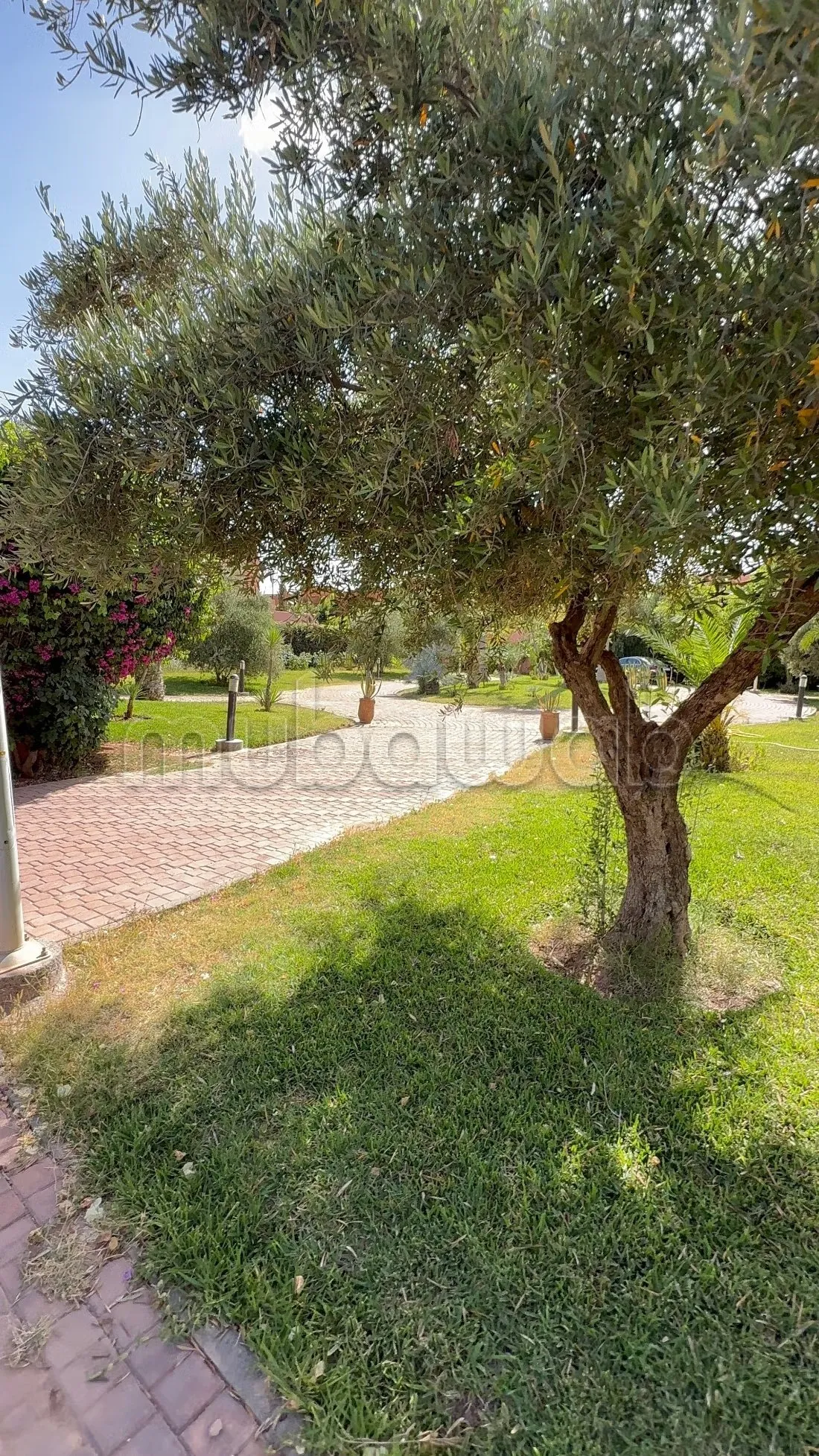 À louer – Villa jumelée meublée de standing dans résidence s... - مراكش (3)