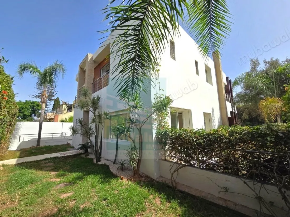 DL. 1035: Villa contemporaine au quartier Oasis - الدار البيضاء