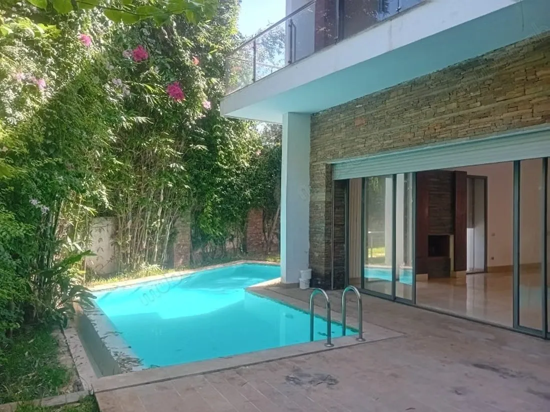 Villa à louer à AIN DIAB EXTENSION - الدار البيضاء