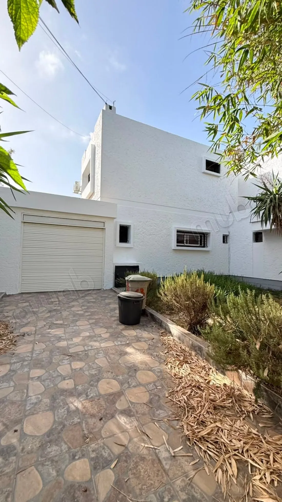 Villa exceptionnelle A LOUER à Souissi 
RABAT - الرباط (2)