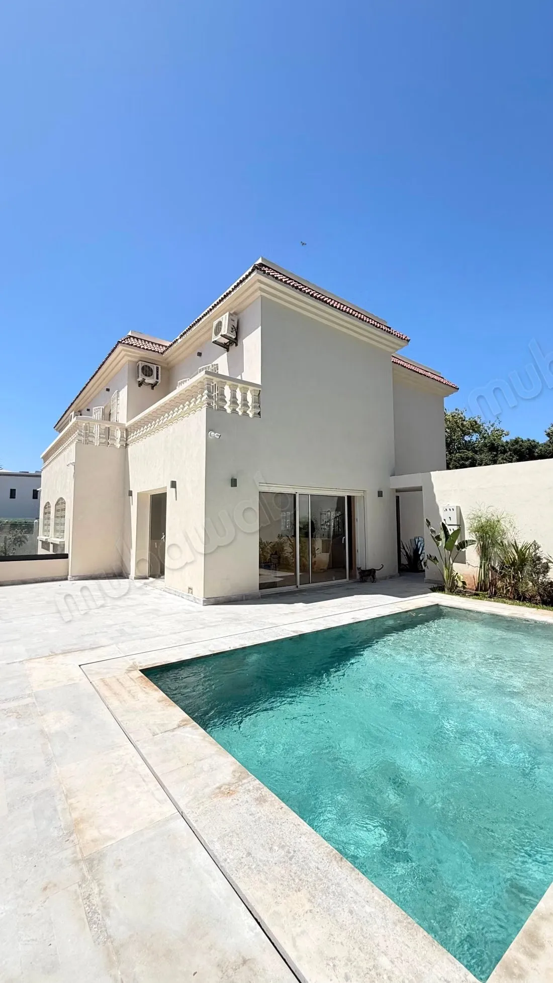 Villa de 600m² en location à Hay Riad 
Rabat - الرباط