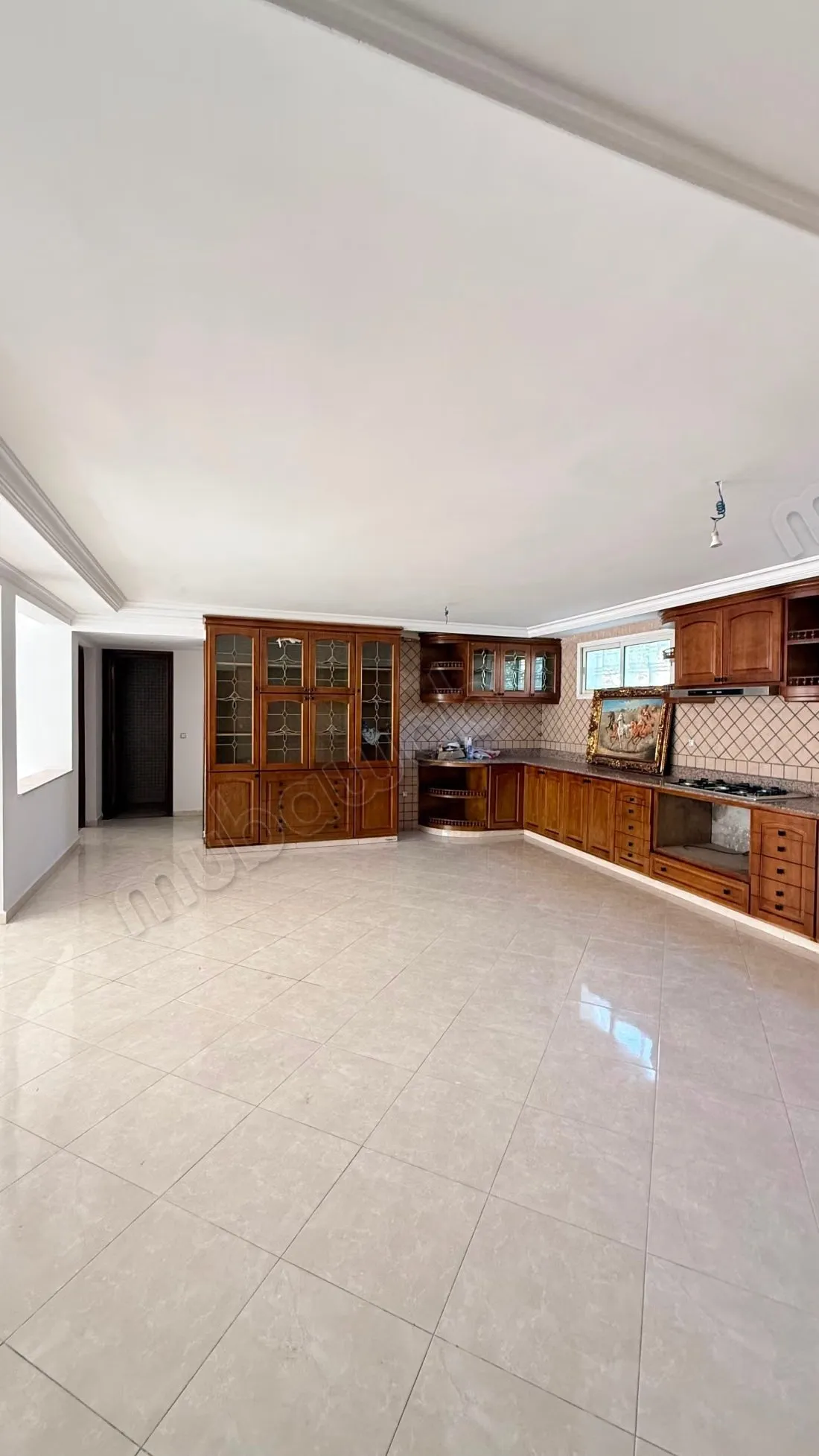Villa de 600m² en location à Hay Riad 
Rabat - الرباط (3)