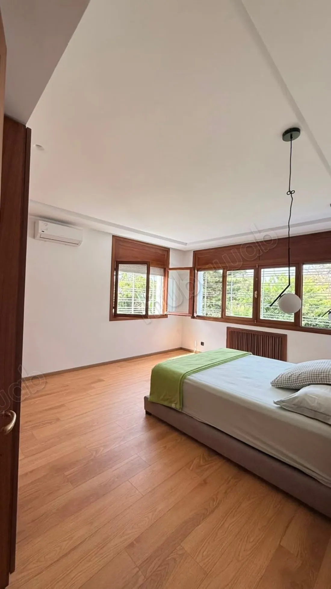 Villa d'exception en location à Souissi 
RABAT - الرباط (3)