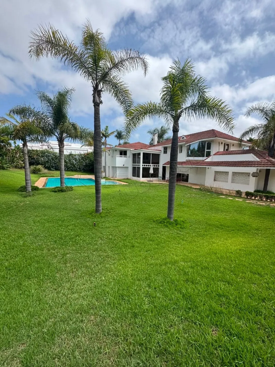 Villa de 2000m² en location à Souissi 
RABAT - الرباط